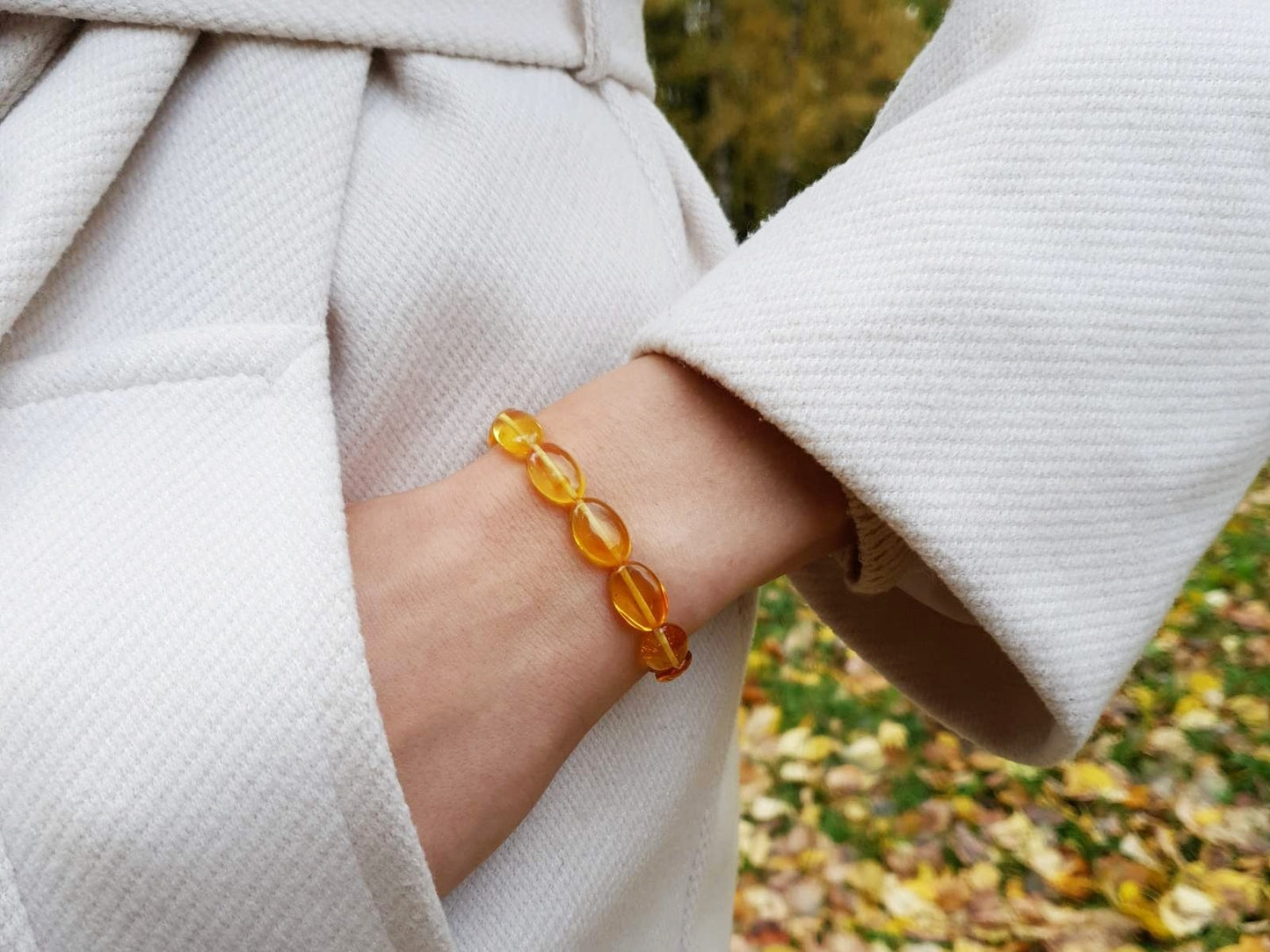 Polished lemon color amber bracelet