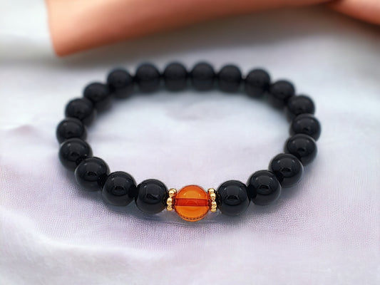 Elegant natural onyx stone bracelet with Baltic amber